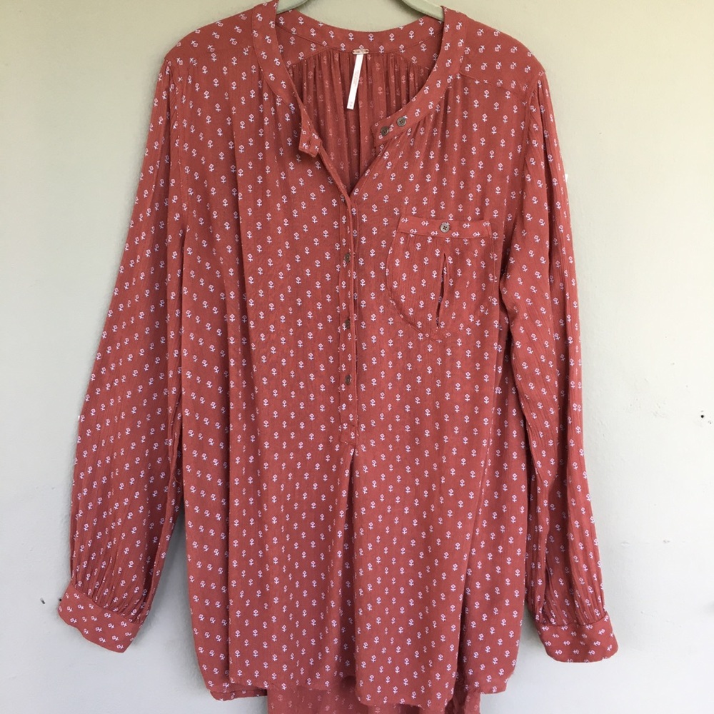 Free People Boho Printed Shirt Size Medium 1/2 Button Long Sleeves Rushing Back - Picture 1 of 10